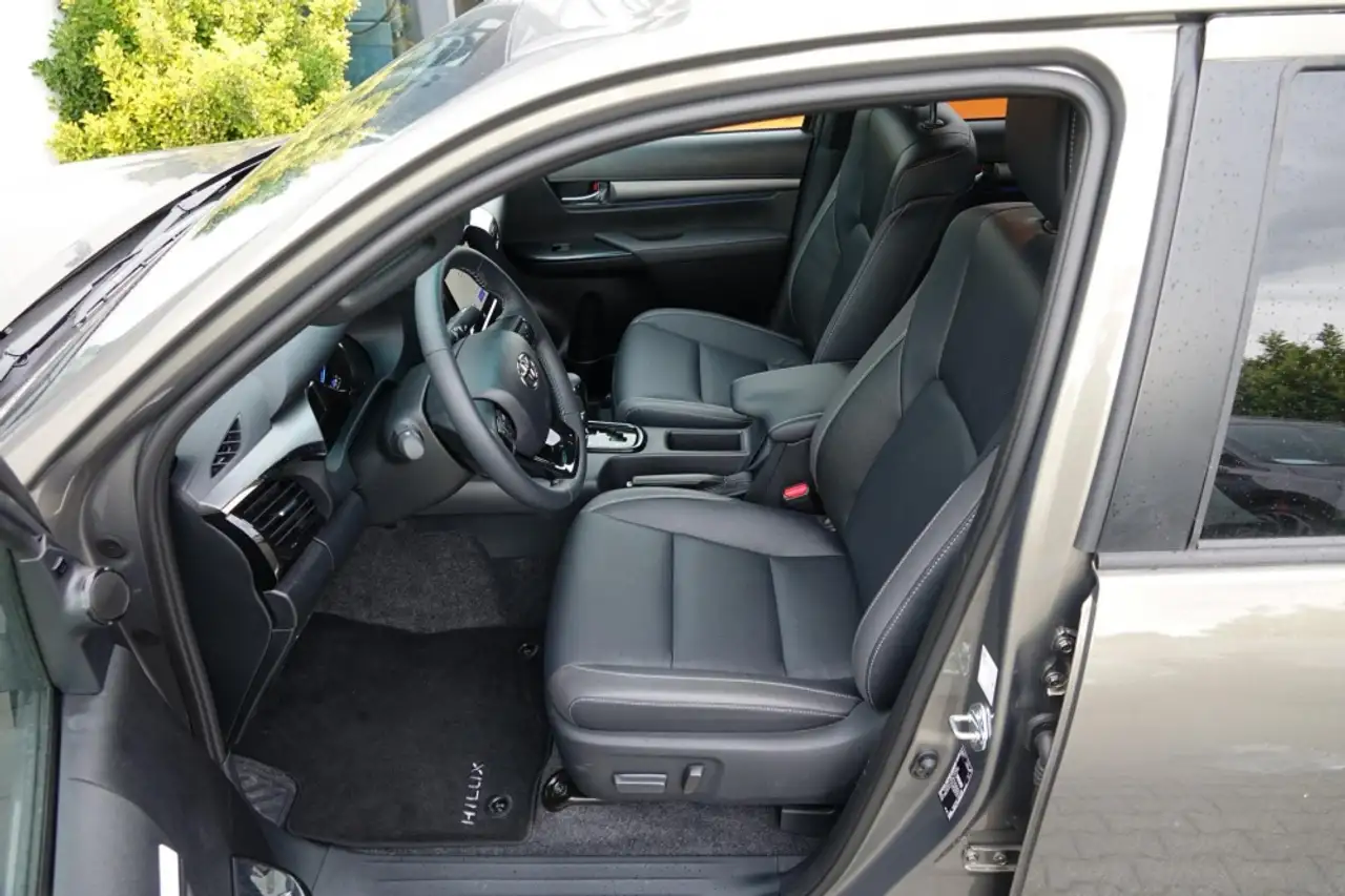 Toyota Hilux 11