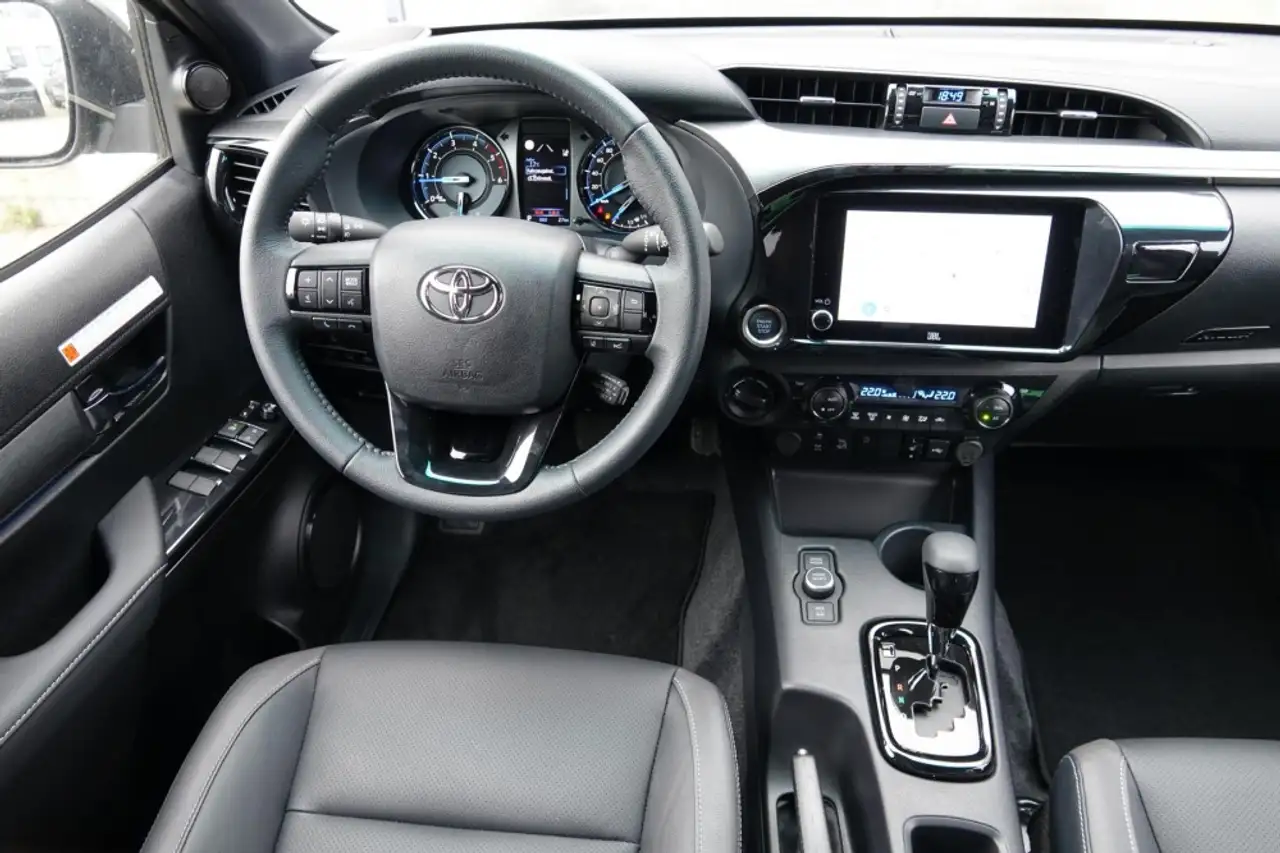 Toyota Hilux 14