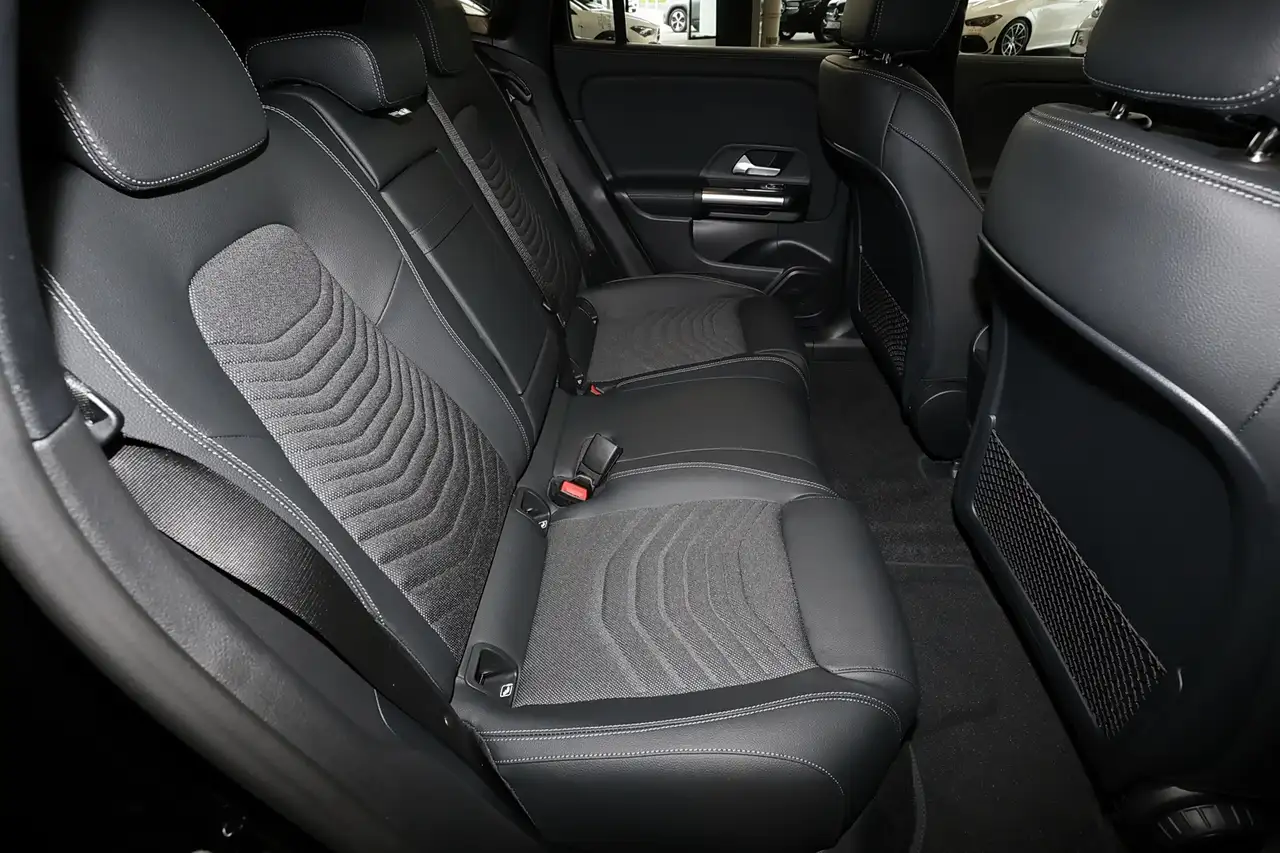 Mercedes-Benz EQA 250 6