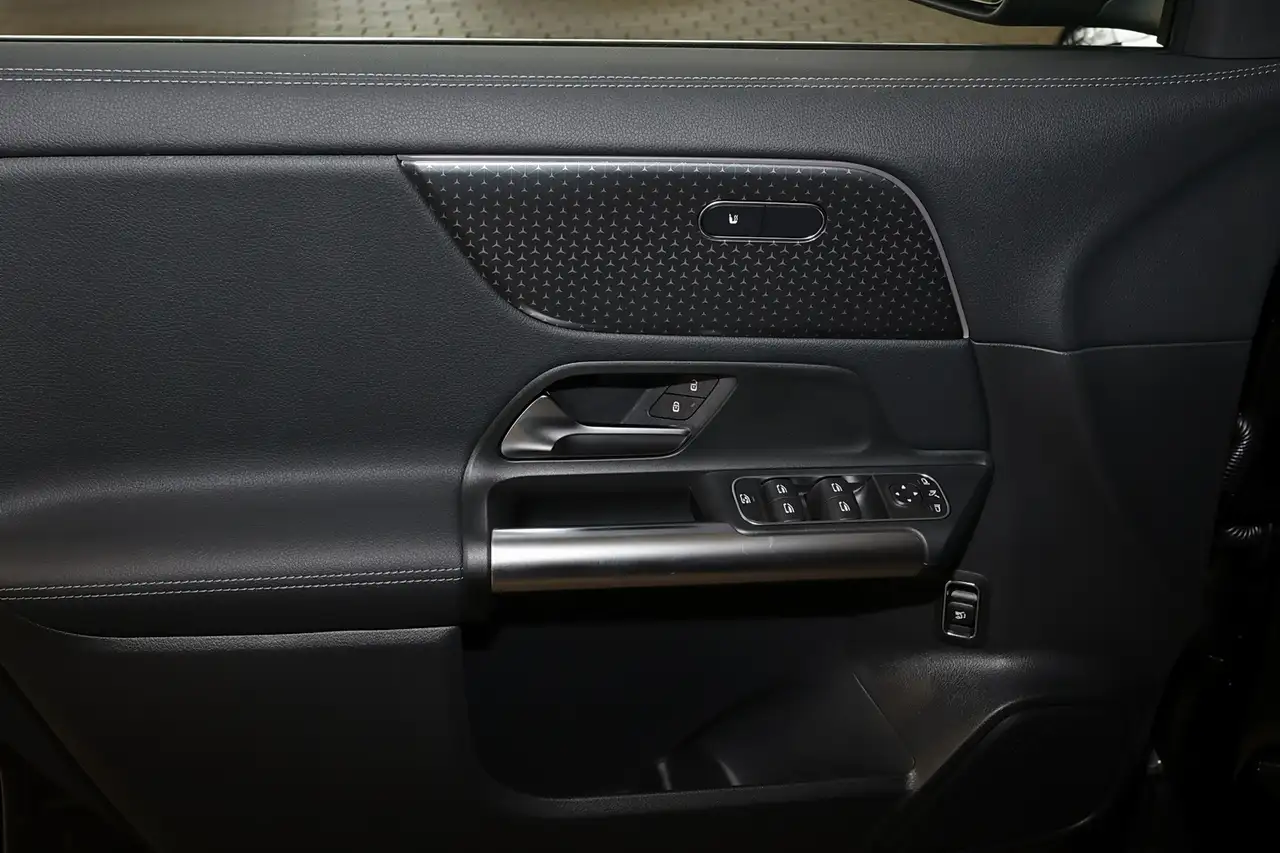 Mercedes-Benz EQA 250 11