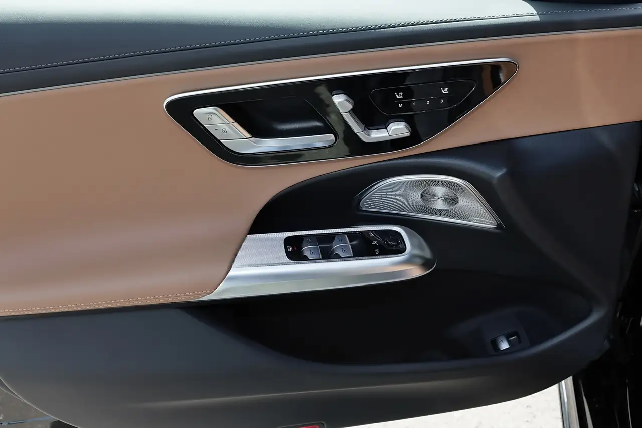 Mercedes-Benz E 220 12