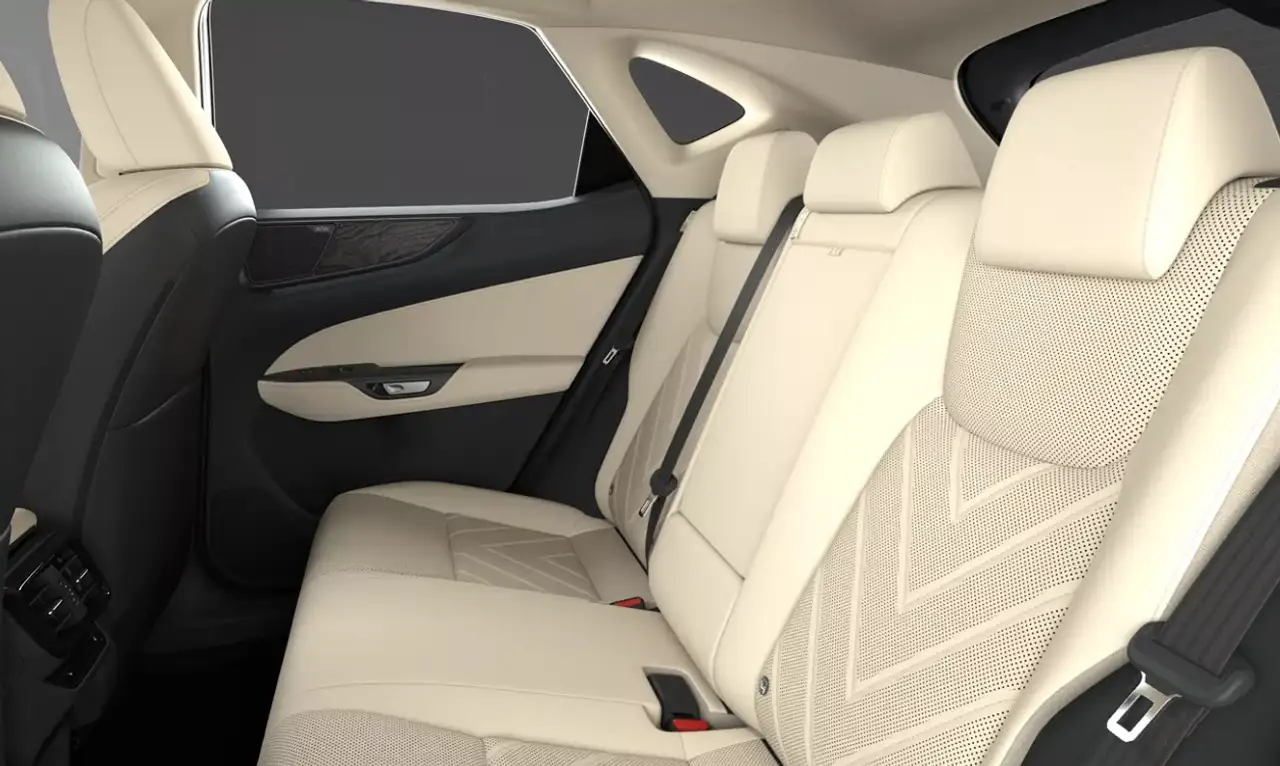 Lexus NX 8
