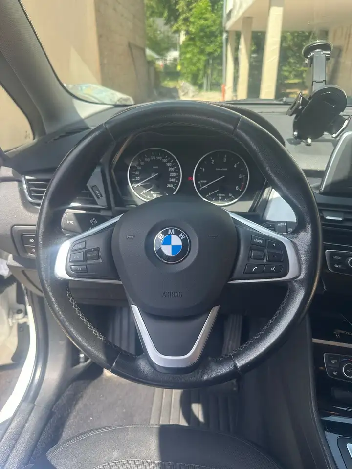 BMW 218 8