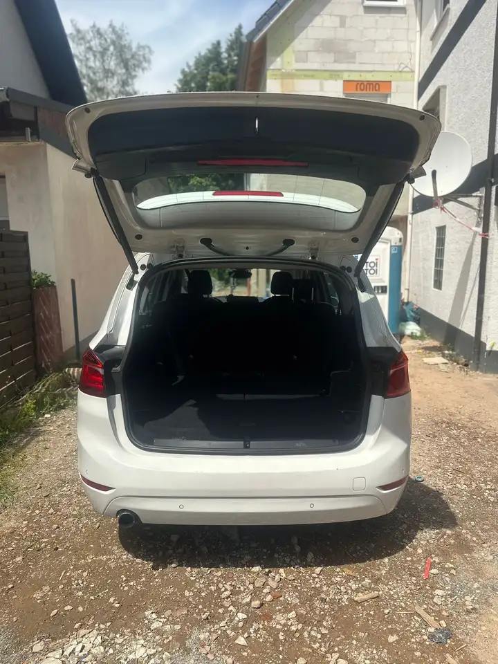 BMW 218 12