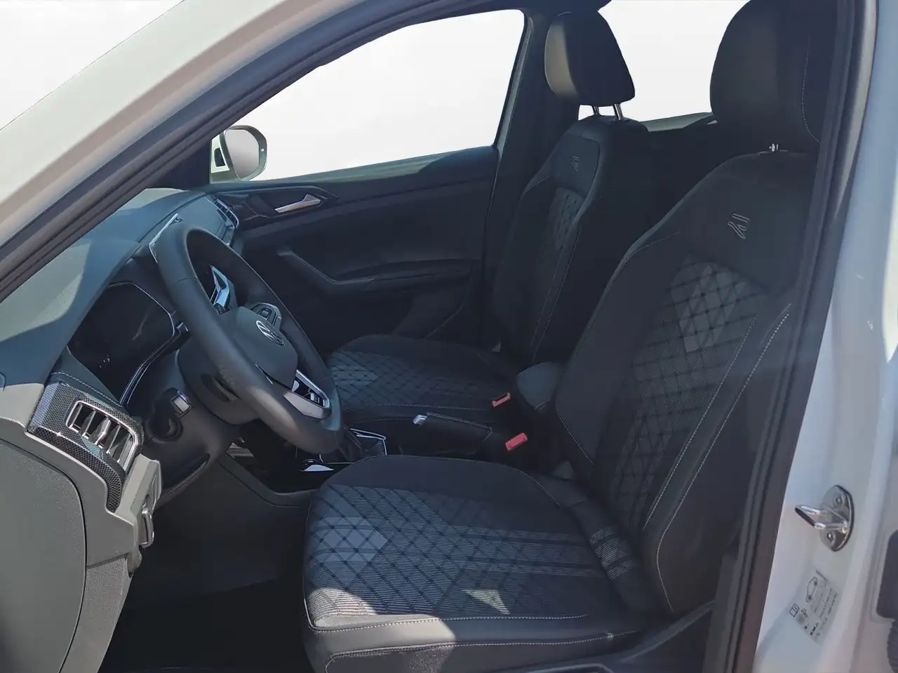 Volkswagen T-Cross 6