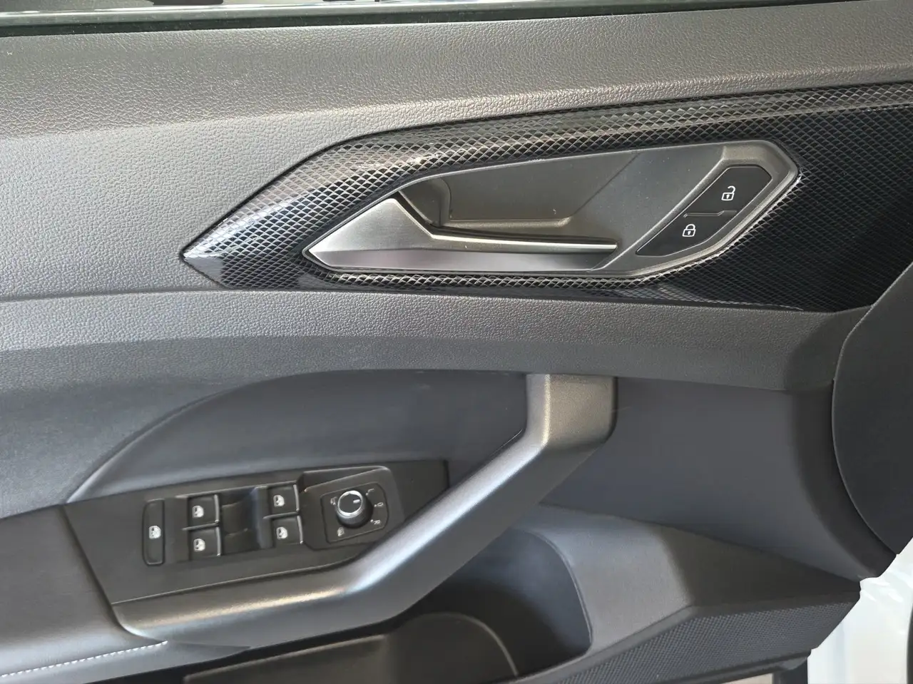 Volkswagen T-Cross 12