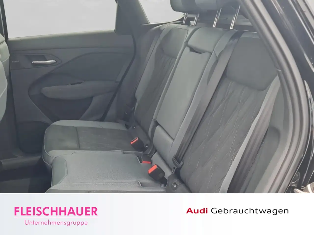 Audi Q3 10