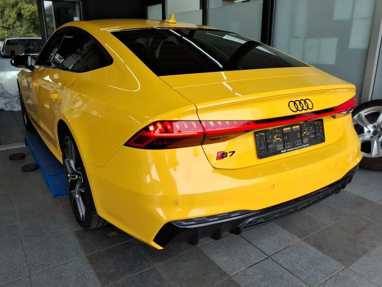 Audi S7 3