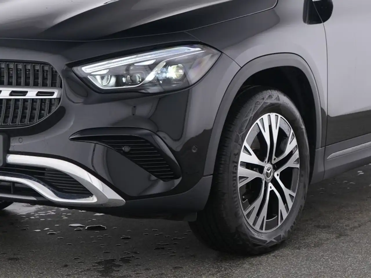 Mercedes-Benz GLA 200 2