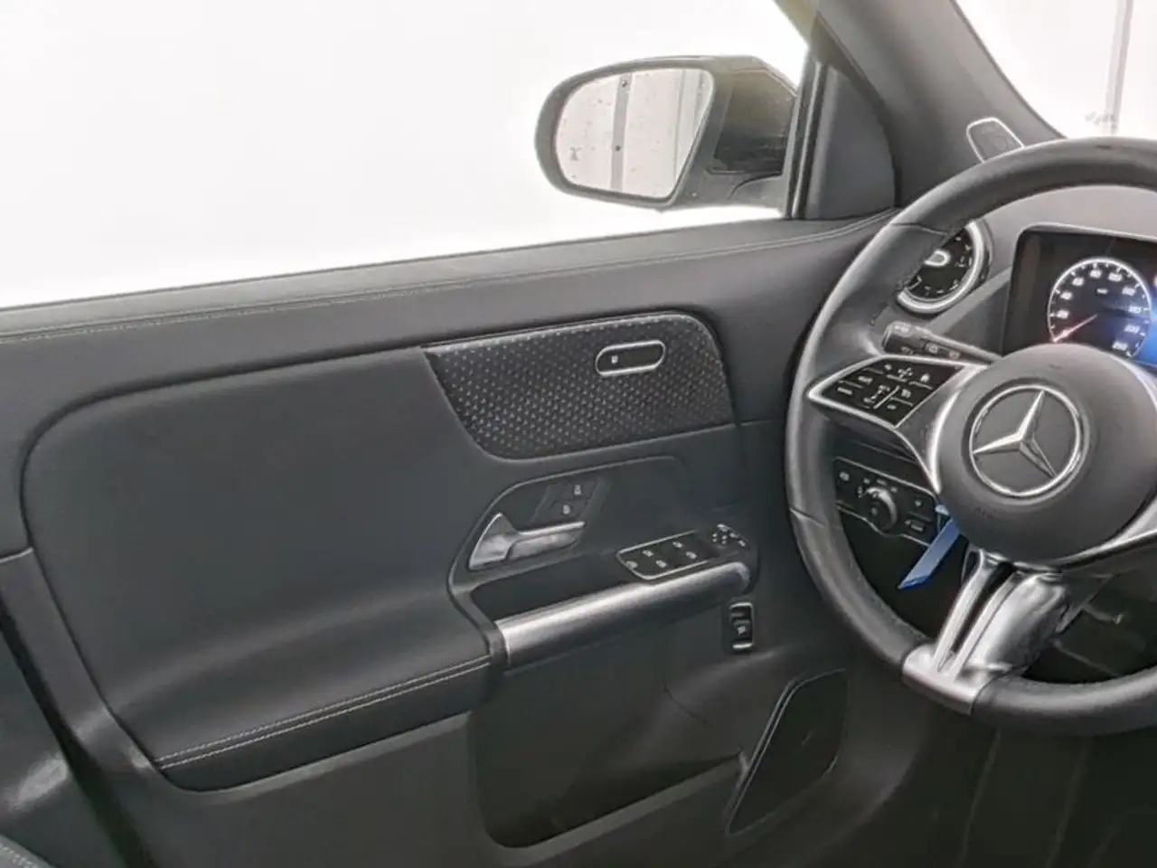 Mercedes-Benz GLA 200 5