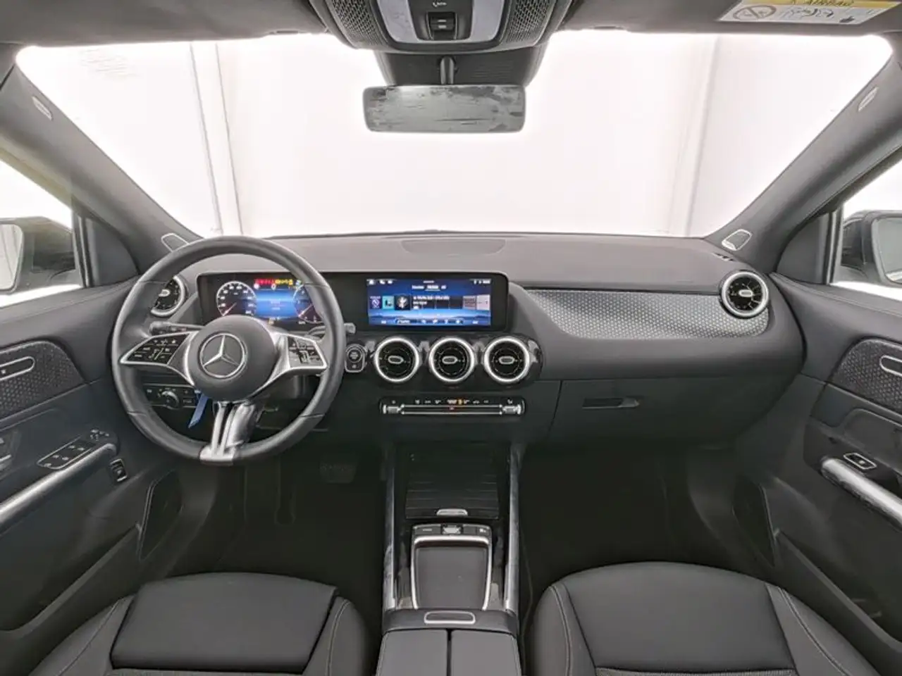 Mercedes-Benz GLA 200 6