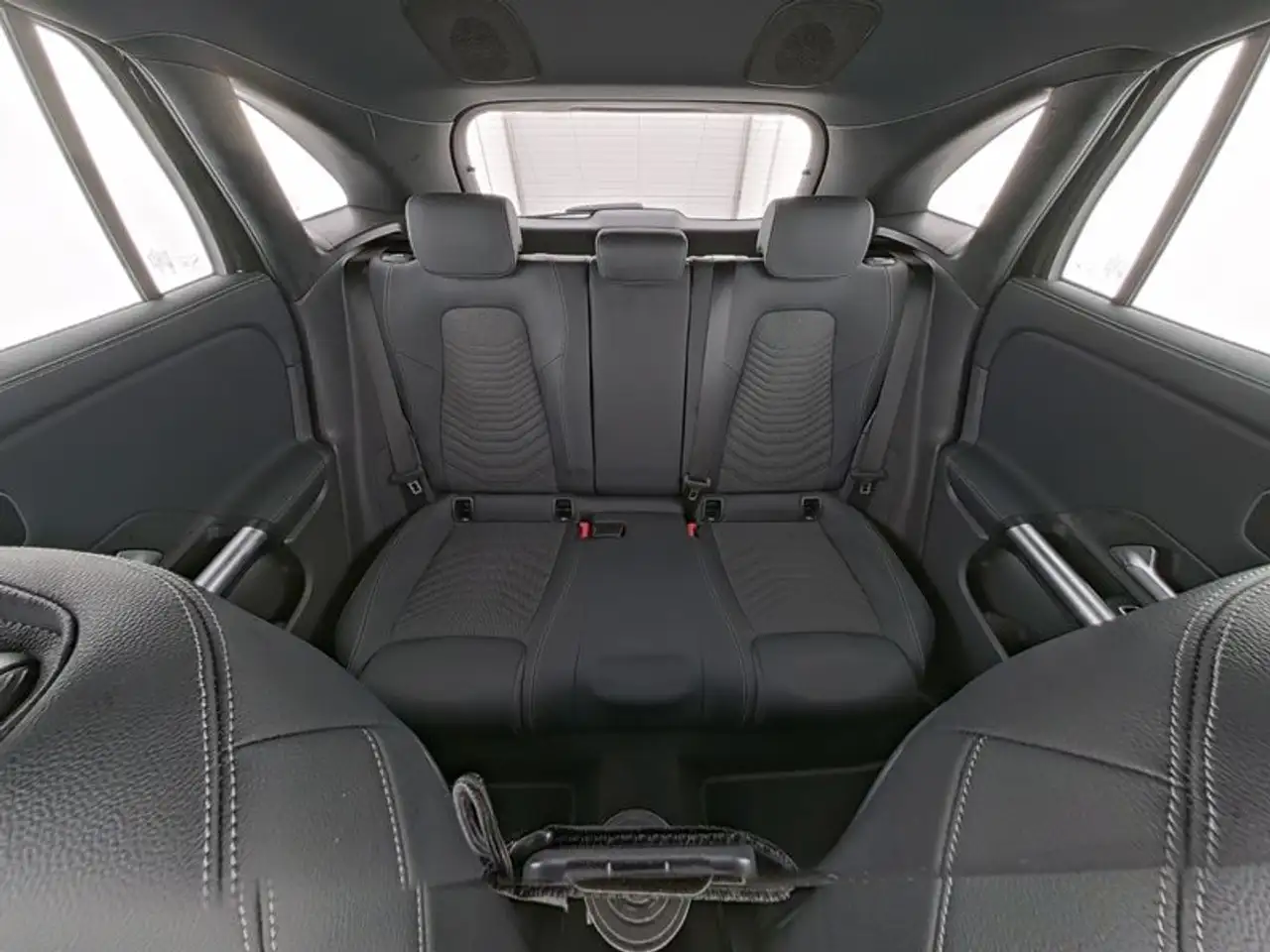 Mercedes-Benz GLA 200 9