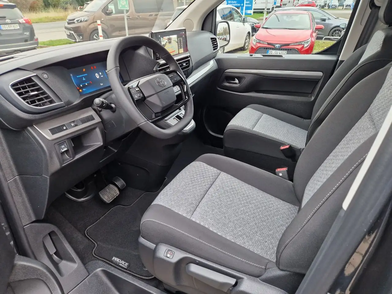 Toyota Proace 8