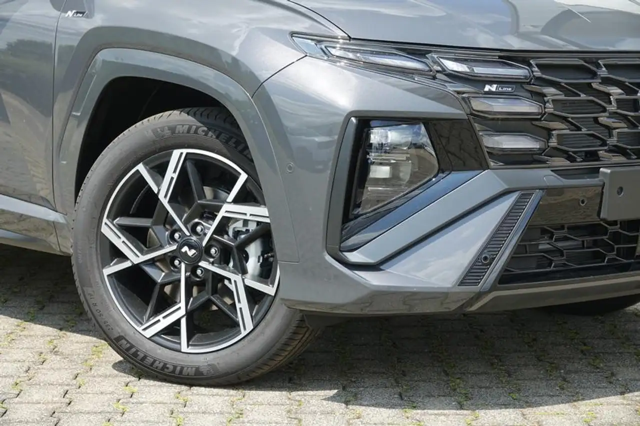 Hyundai TUCSON 4