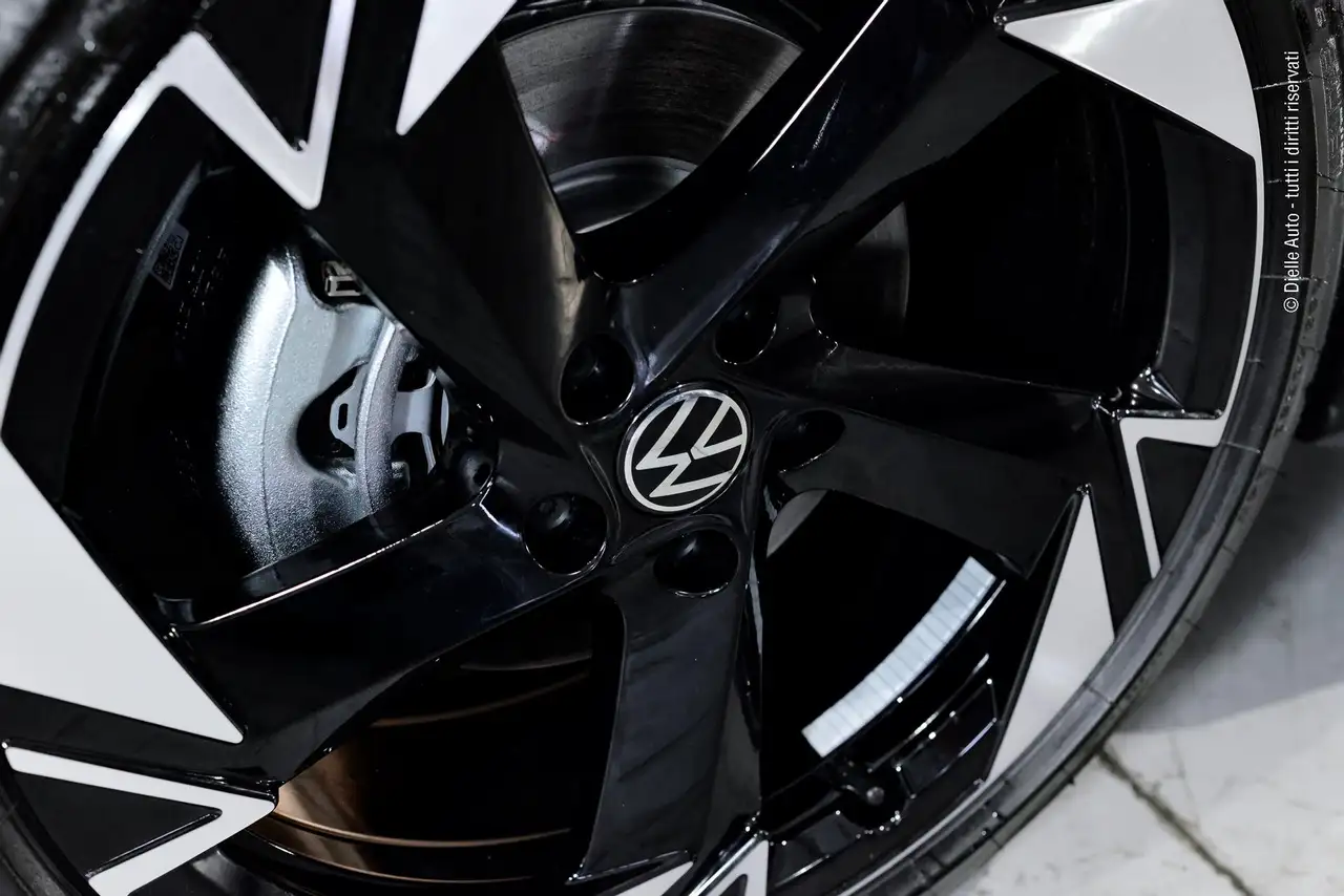 Volkswagen T-Roc 5