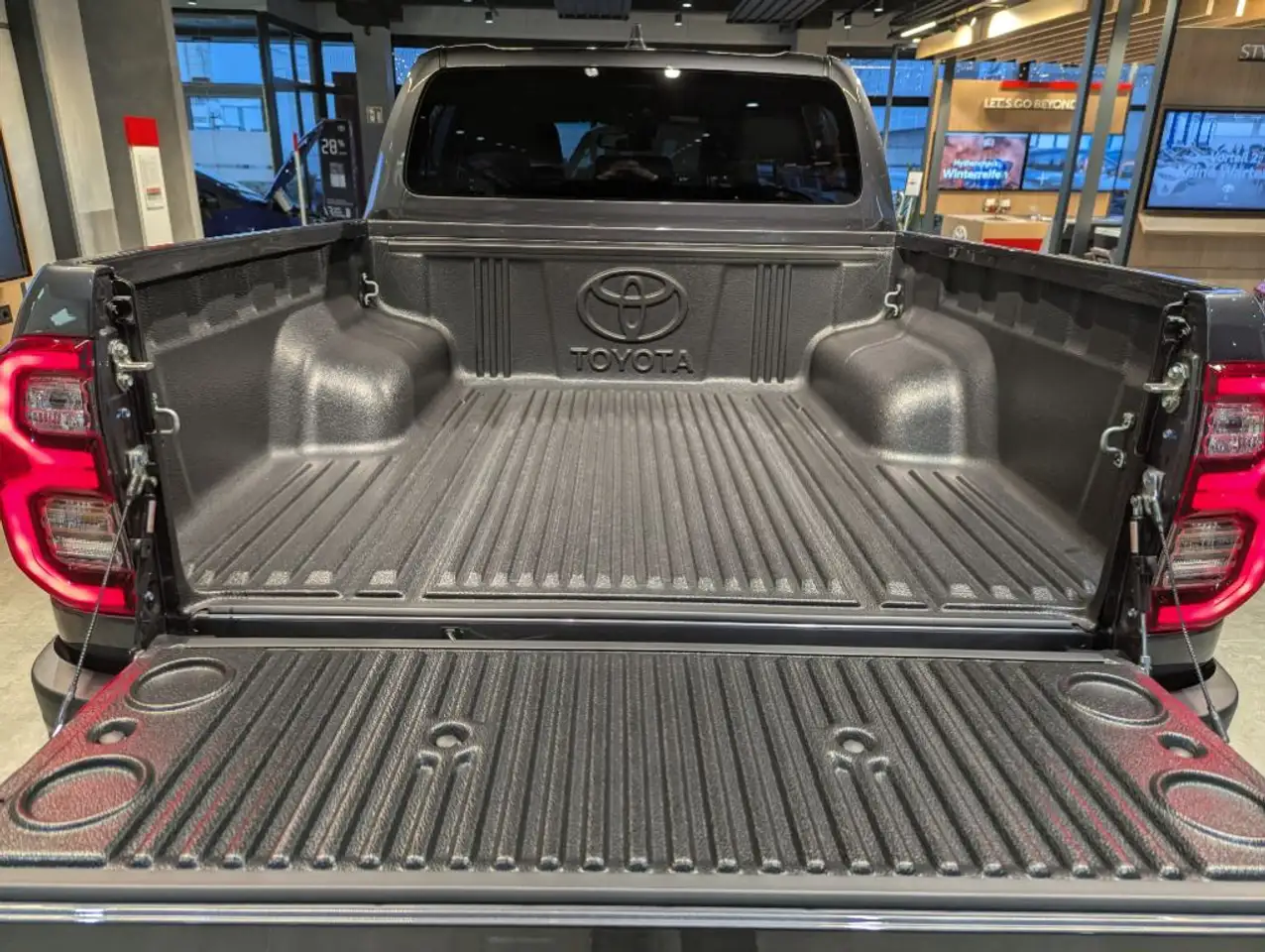 Toyota Hilux 8