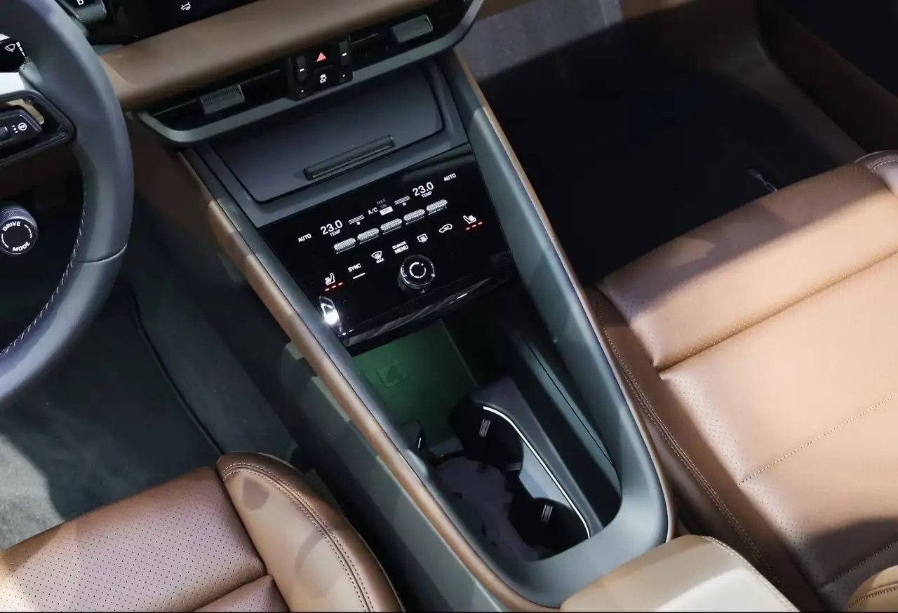 Porsche Macan 4 11
