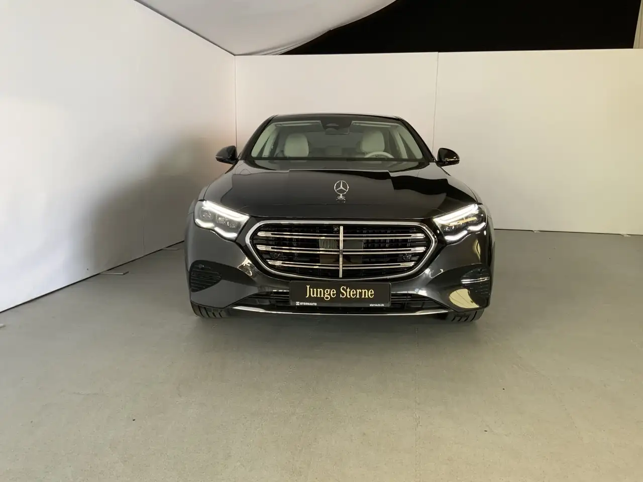 Mercedes-Benz E 300 2