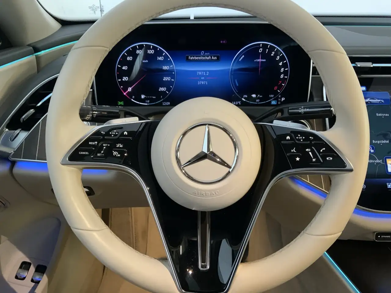 Mercedes-Benz E 300 10