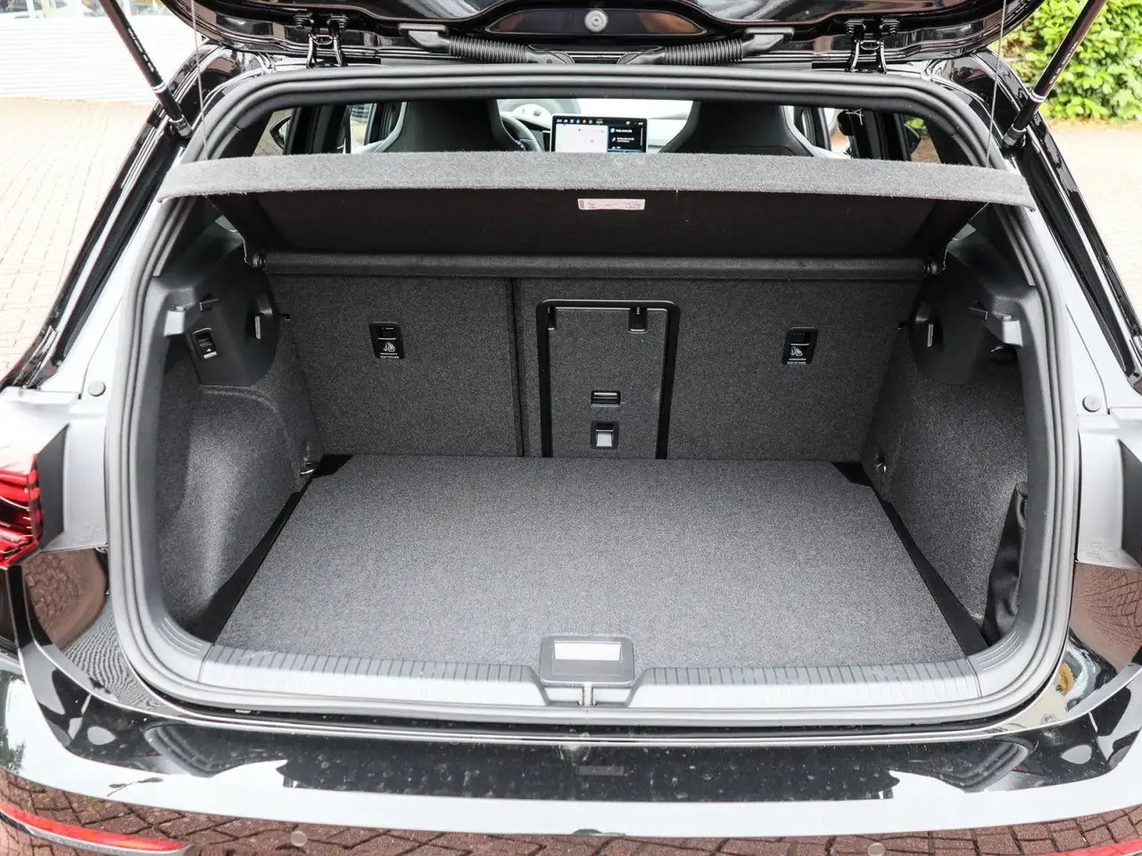 Volkswagen Golf VIII 10