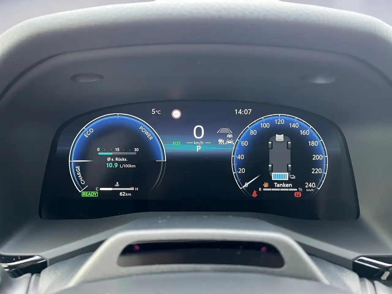 Toyota Camry 16