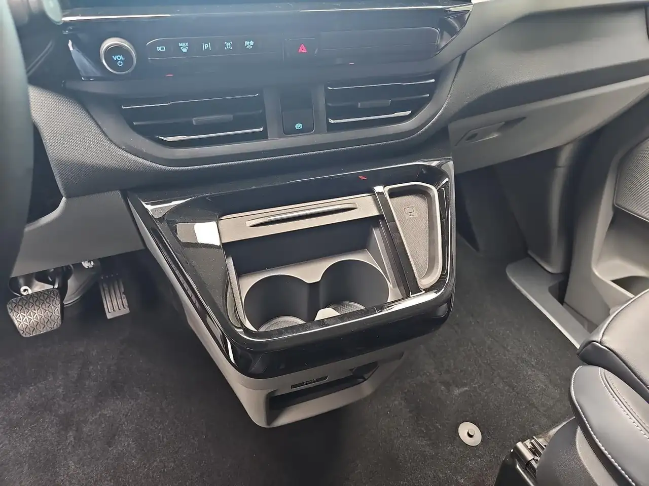 Ford Tourneo 13