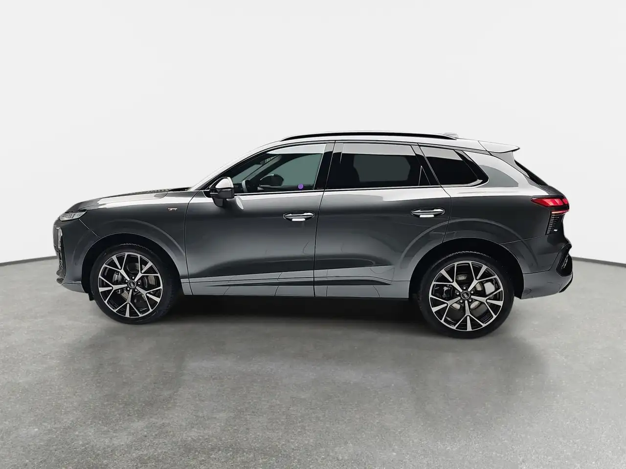 Audi Q3 6