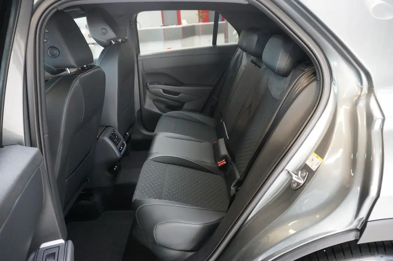 Volkswagen T-Roc 8