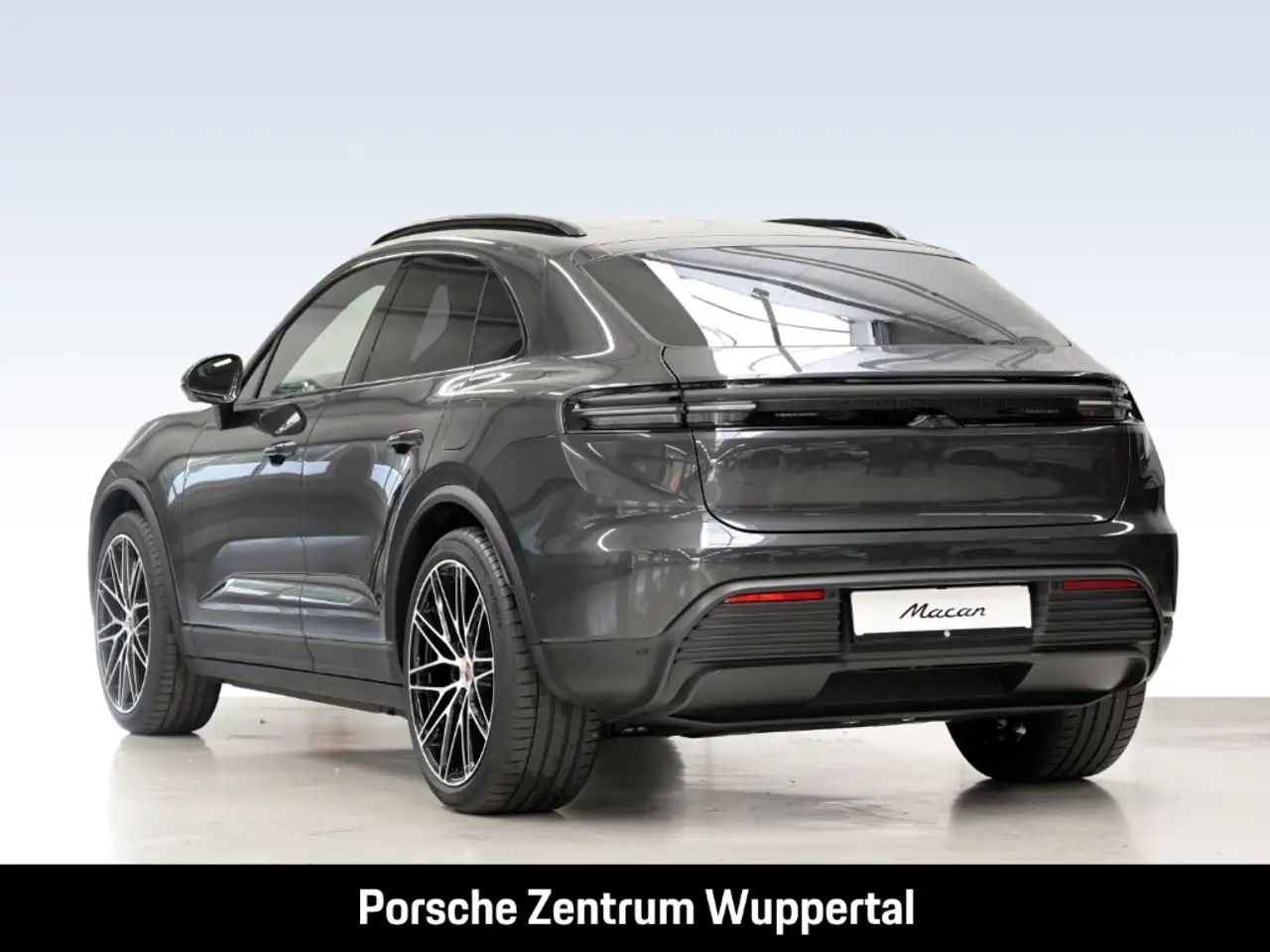 Porsche Macan 4 3