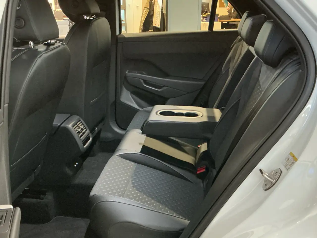 Volkswagen T-Roc 11