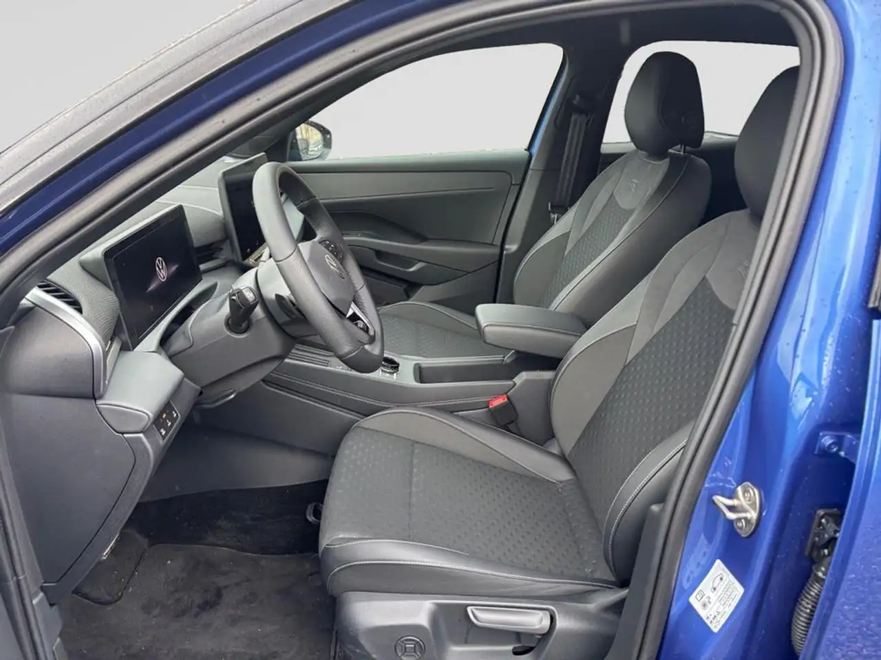 Volkswagen T-Roc 3