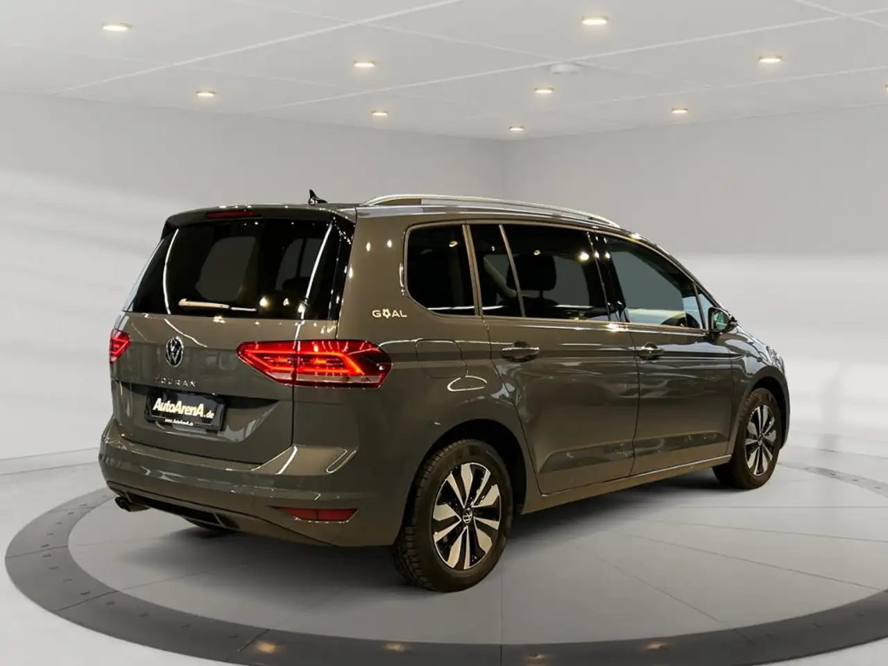 Volkswagen Touran 3