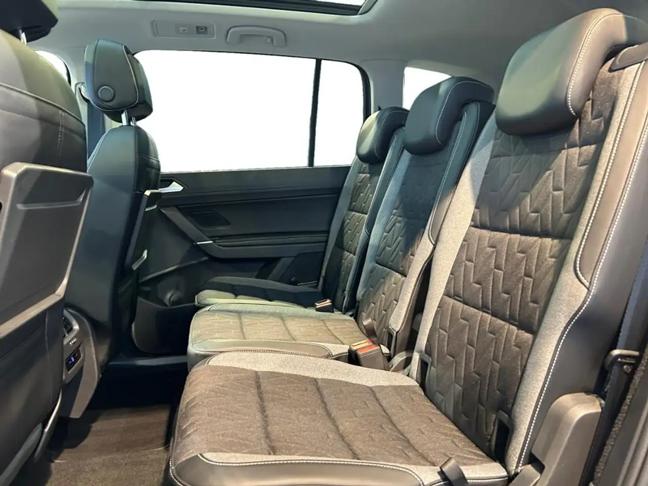 Volkswagen Touran 8