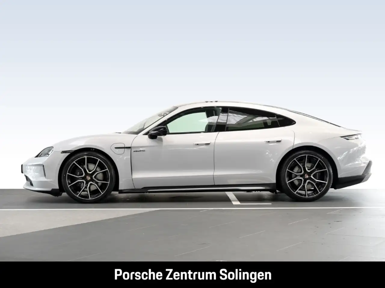 Porsche Taycan 4 2
