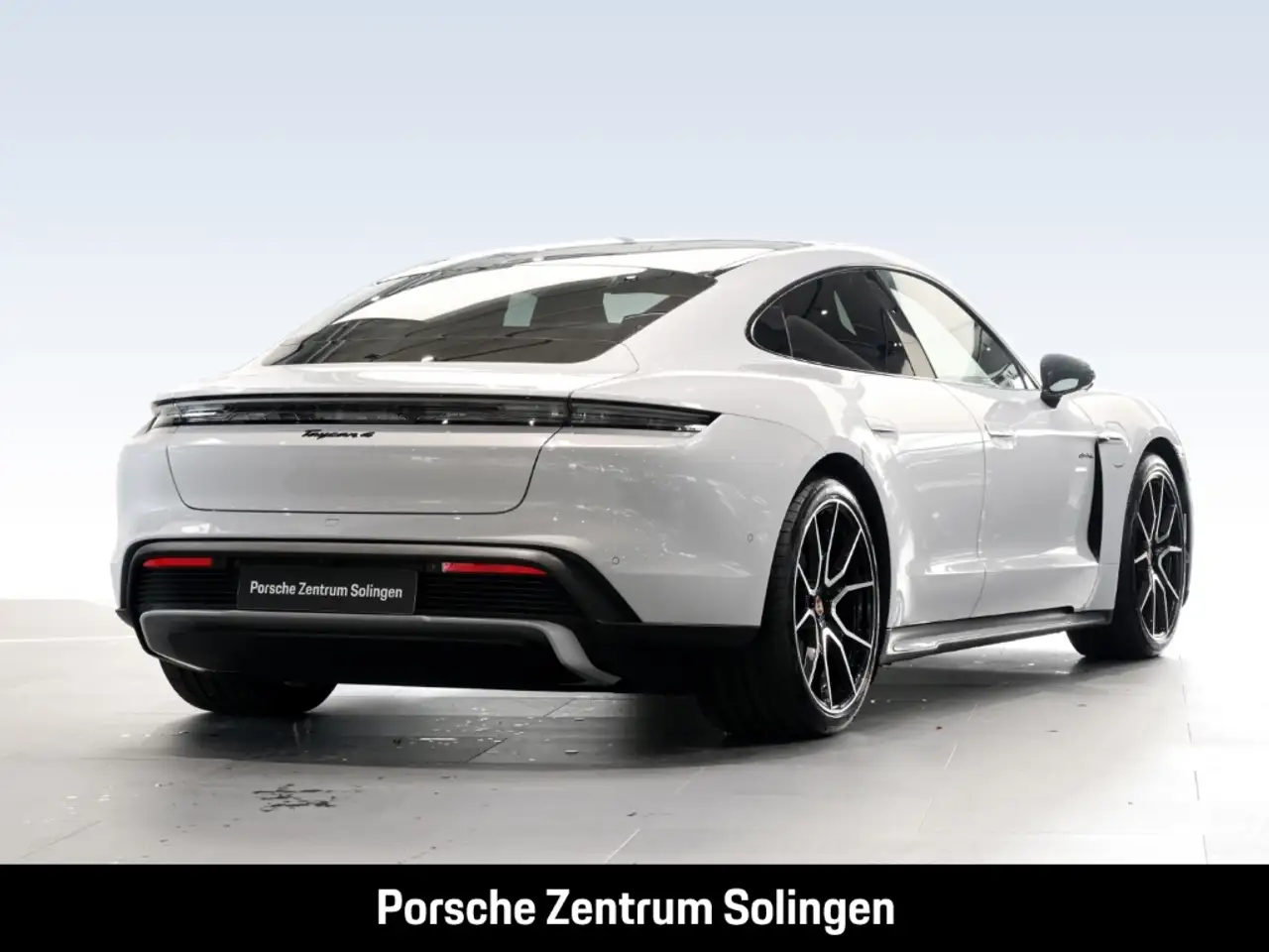 Porsche Taycan 4 4
