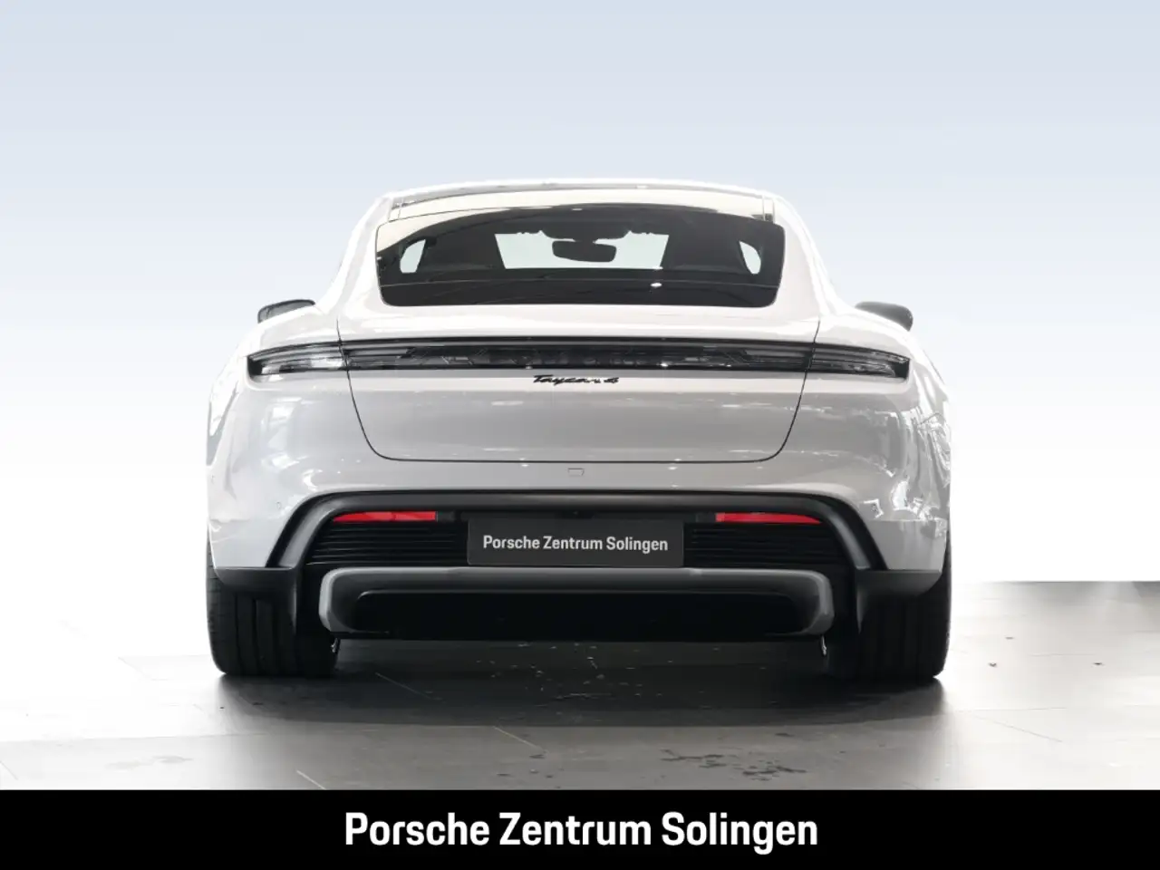 Porsche Taycan 4 5