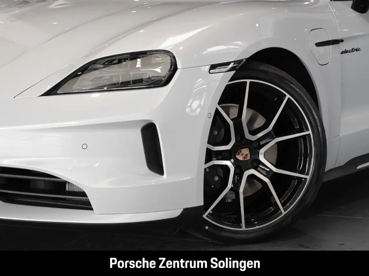 Porsche Taycan 4 6