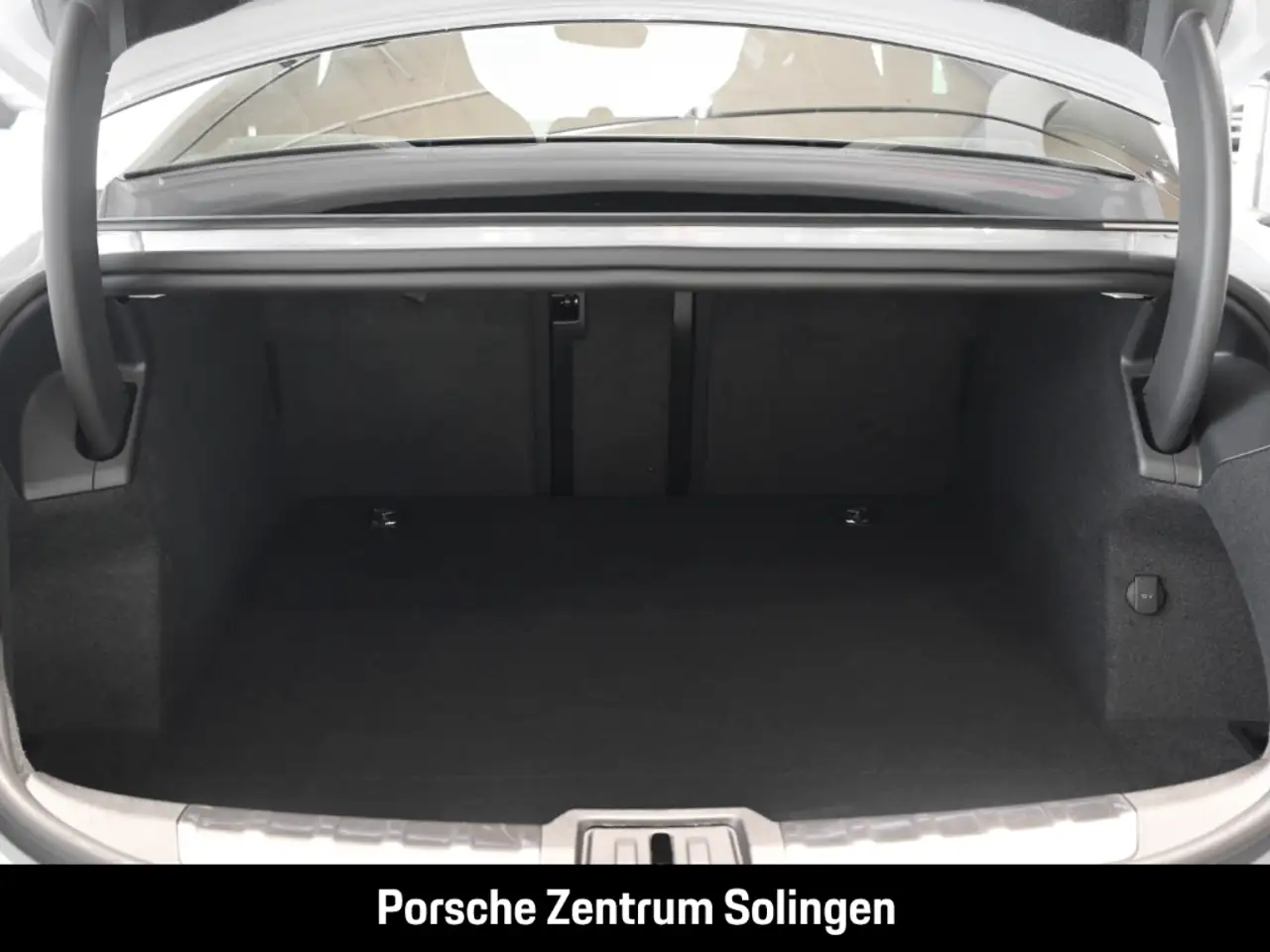 Porsche Taycan 4 9