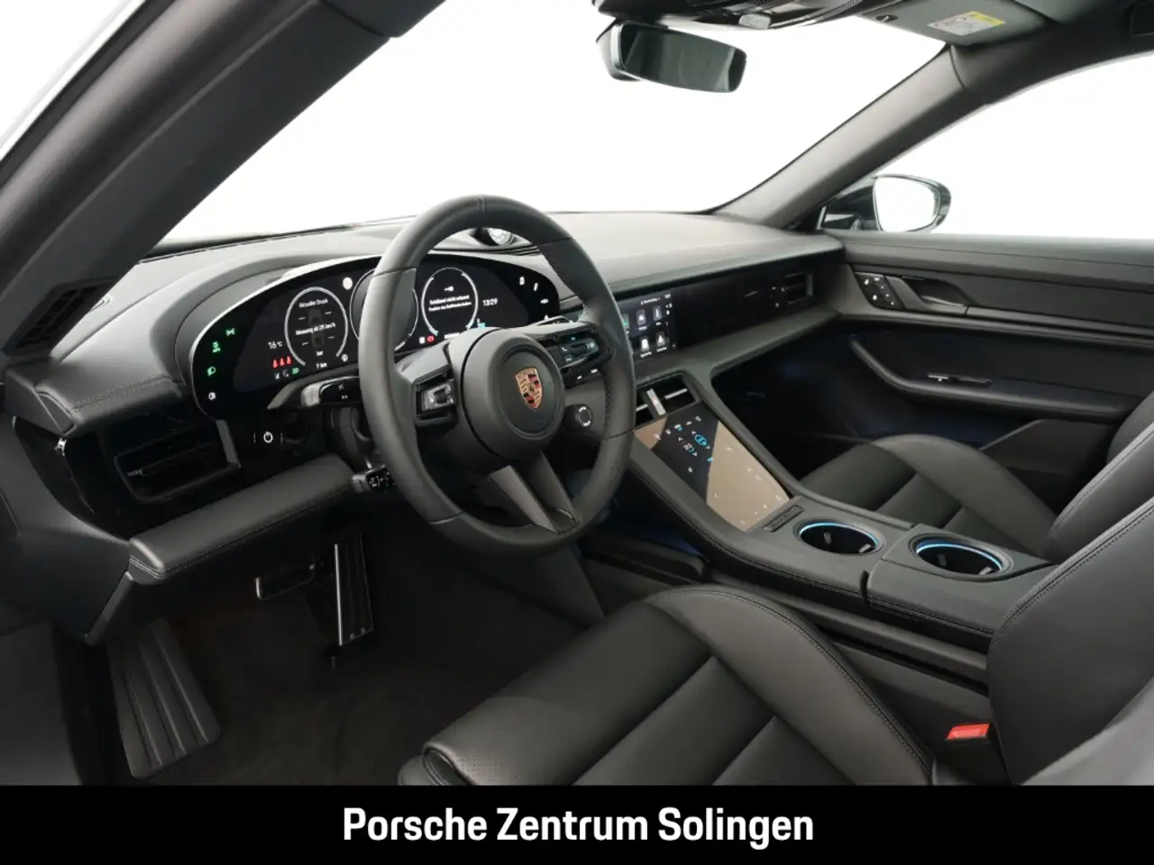 Porsche Taycan 4 11