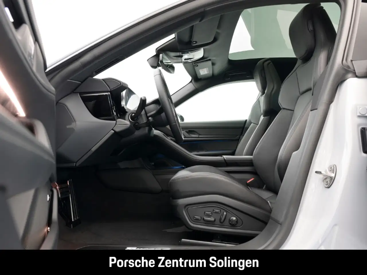 Porsche Taycan 4 16