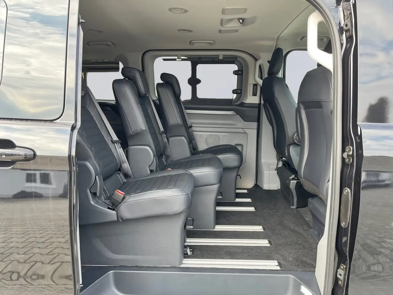 Ford Tourneo 8