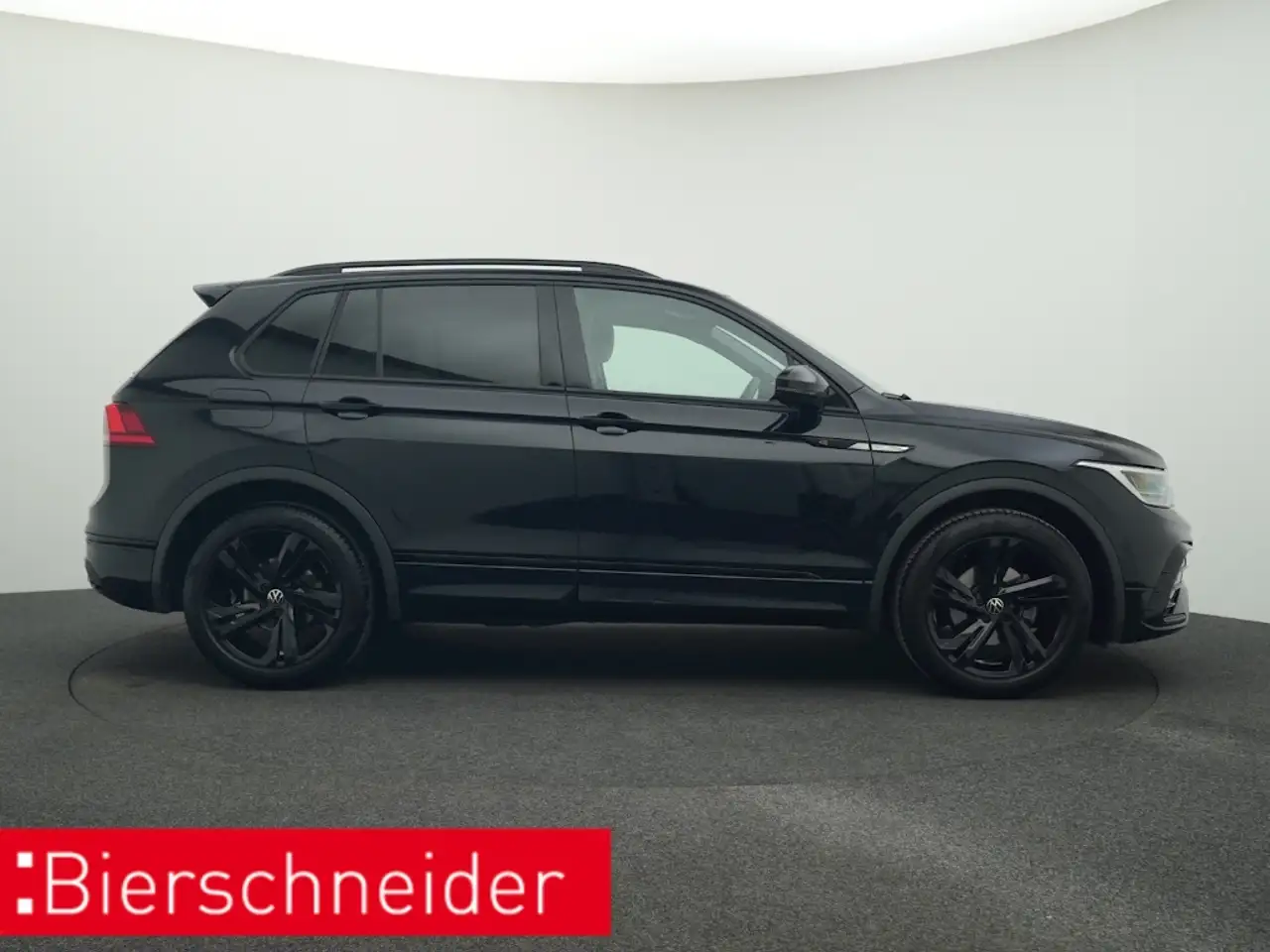 Volkswagen Tiguan 9