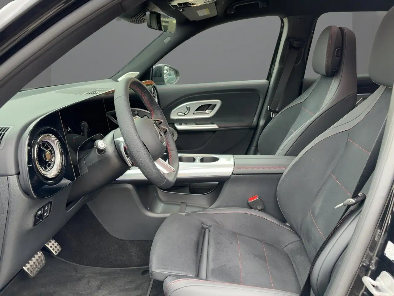 Mercedes-Benz GLB 250 6