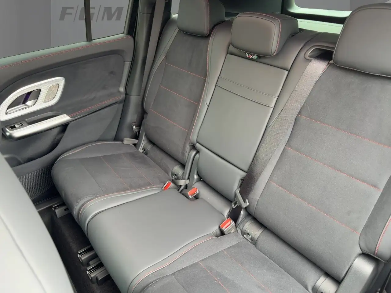 Mercedes-Benz GLB 250 15