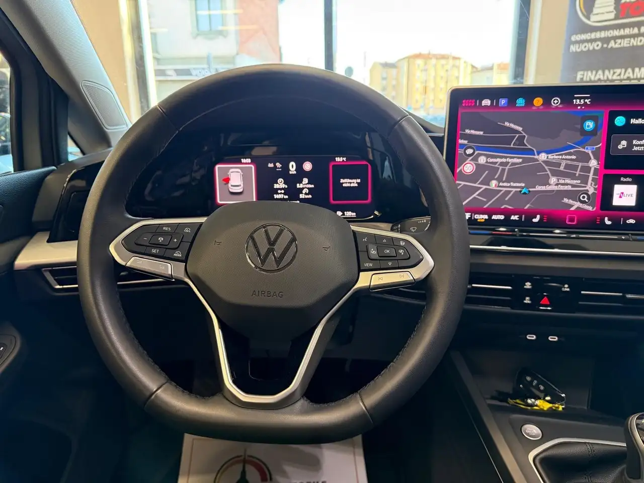Volkswagen Golf 9