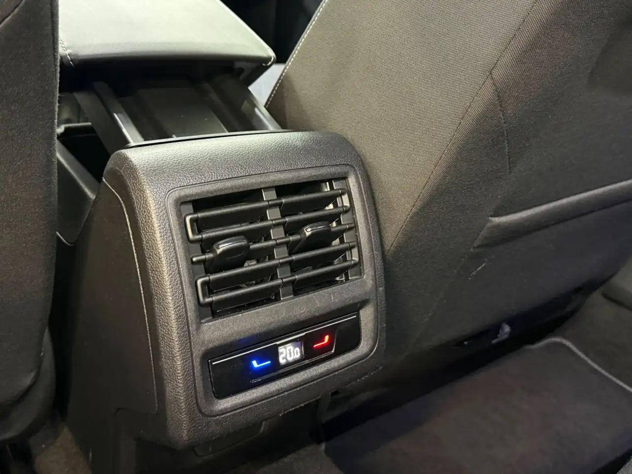 Volkswagen Golf 9