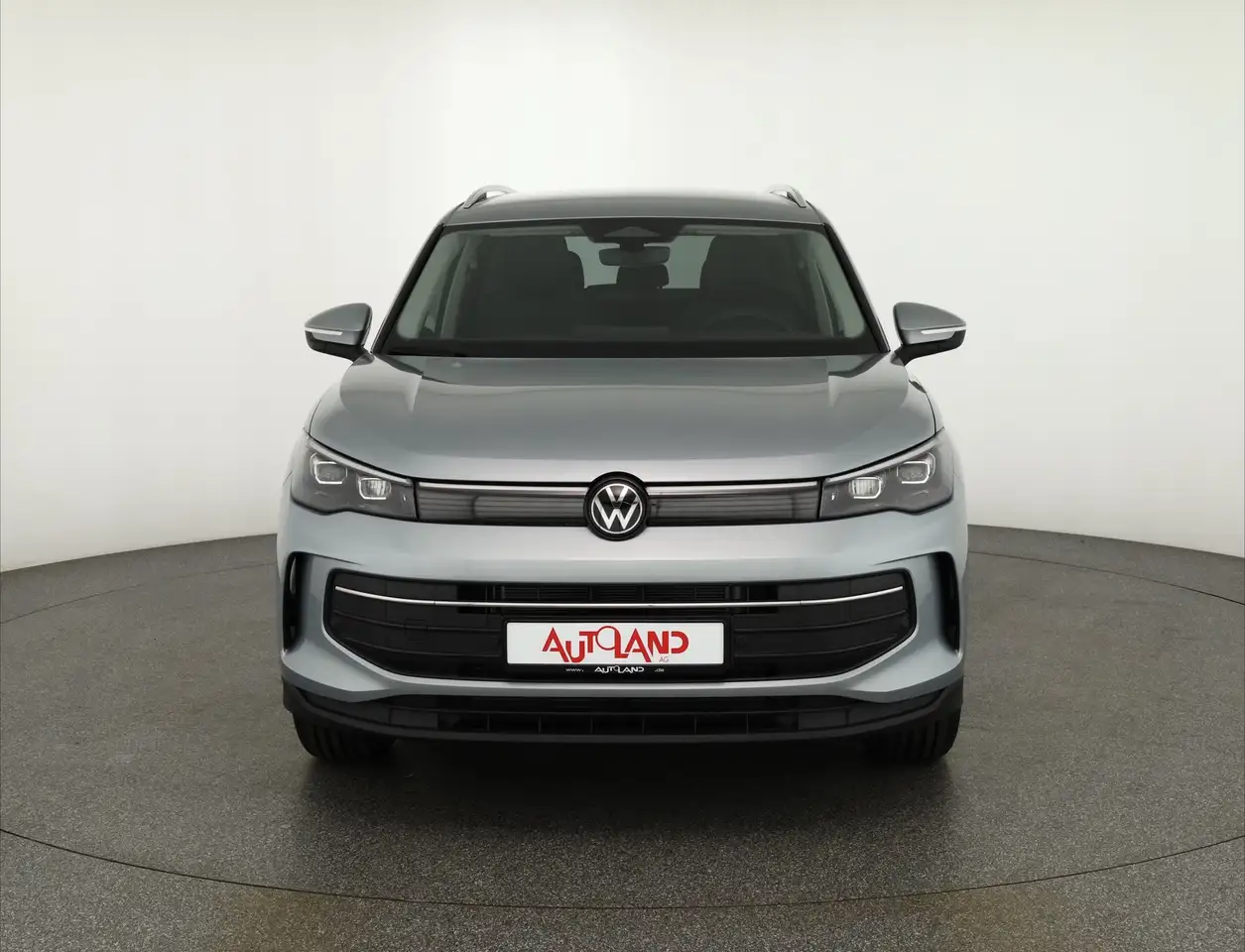 Volkswagen Tiguan 8