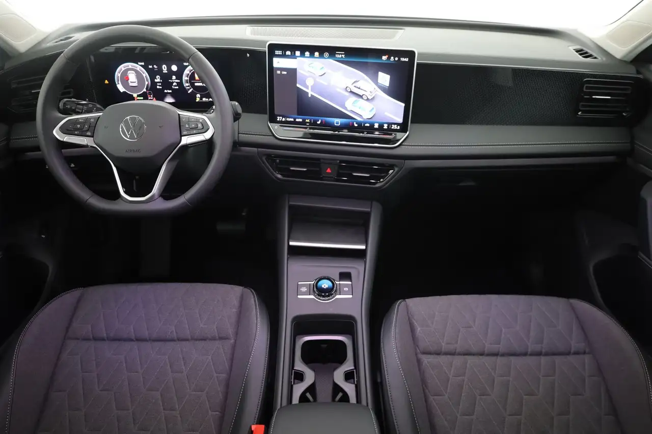 Volkswagen Tiguan 9