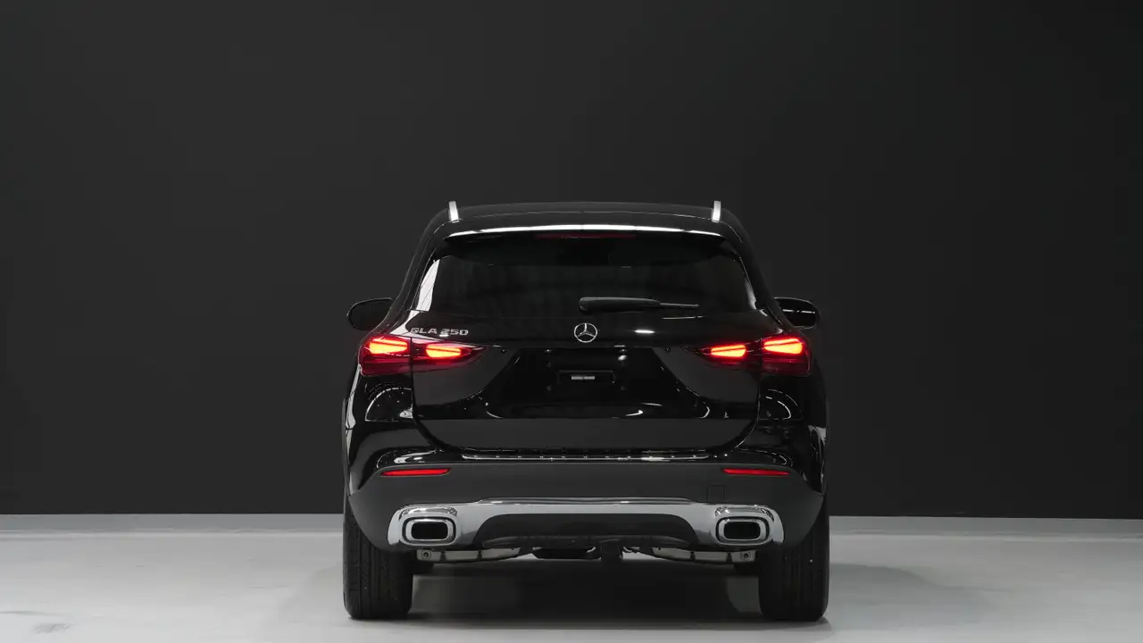 Mercedes-Benz GLA 250 6