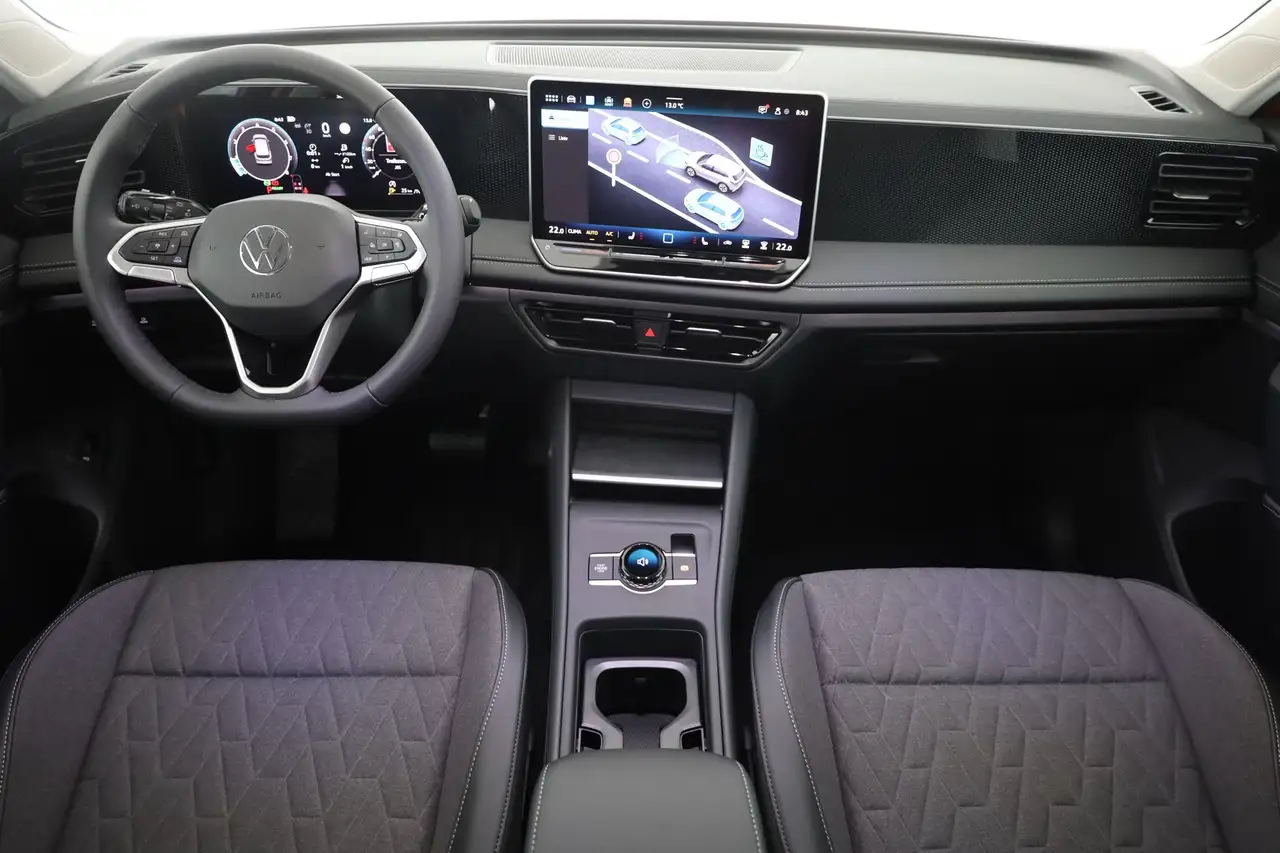 Volkswagen Tiguan 9